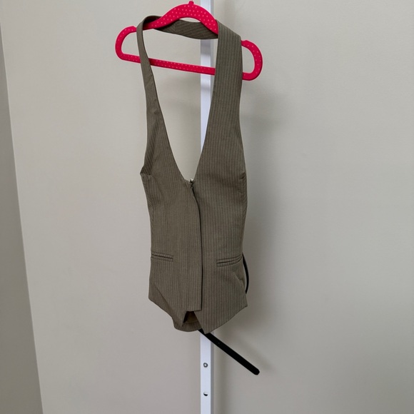 Zara Jackets & Blazers - Zara gray halter zipper vest with skinny belt size S